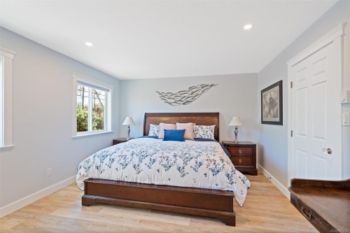 2590 Sinclair Rd, Saanich, BC 