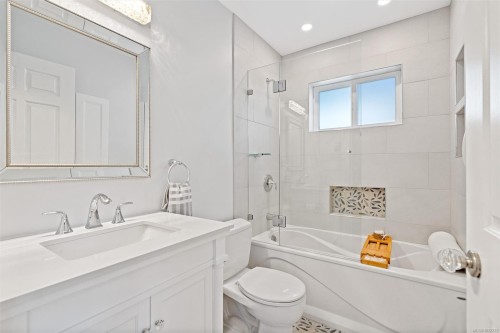 2590 Sinclair Rd, Saanich, BC 