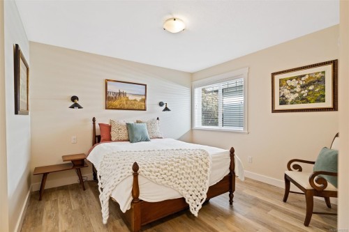 2590 Sinclair Rd, Saanich, BC 