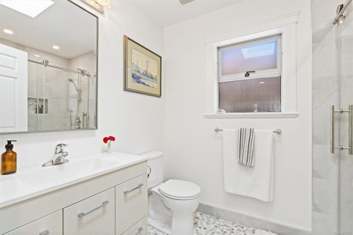 2590 Sinclair Rd, Saanich, BC 