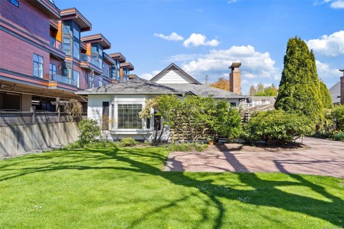 2590 Sinclair Rd, Saanich, BC 