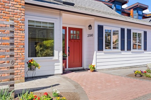 2590 Sinclair Rd, Saanich, BC 