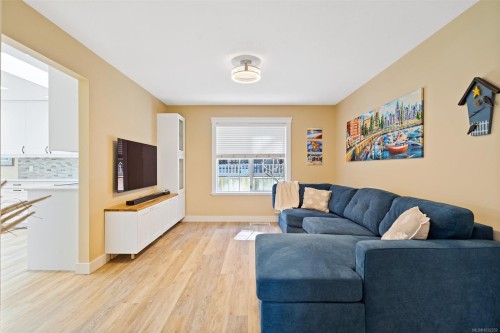 2590 Sinclair Rd, Saanich, BC 