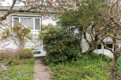 864 Selkirk Ave Esquimalt, BC V9A 2T8