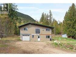 719 Abbington Lane Tappen, BC V0E 2X3
