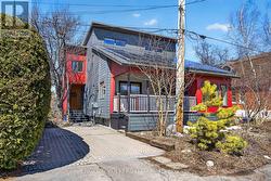 424 LOCHABER AVENUE  Ottawa, ON K2A 0A6