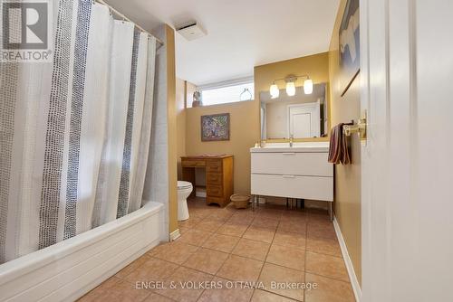 424 Lochaber Avenue, Ottawa, ON - Indoor