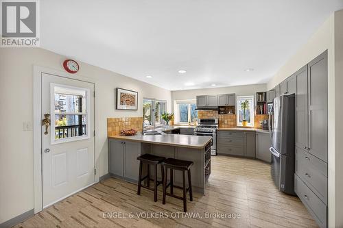 424 Lochaber Avenue, Ottawa, ON - Indoor Photo Showing Kitchen