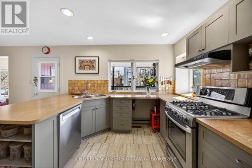 424 Lochaber Avenue, Ottawa, ON - Indoor Photo Showing Kitchen With Double Sink