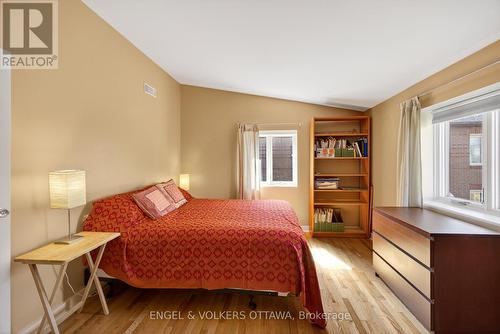 424 Lochaber Avenue, Ottawa, ON - Indoor Photo Showing Bedroom