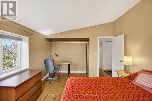 424 Lochaber Avenue, Ottawa, ON - Indoor Photo Showing Bedroom