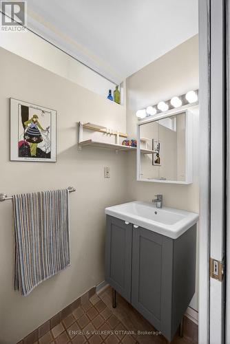 424 Lochaber Avenue, Ottawa, ON - Indoor Photo Showing Bathroom