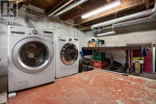 424 Lochaber Avenue, Ottawa, ON - Indoor Photo Showing Laundry Room