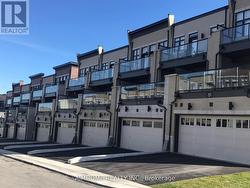 87 CARRVILLE WOODS CIRCLE Vaughan, ON L6A 4Z6