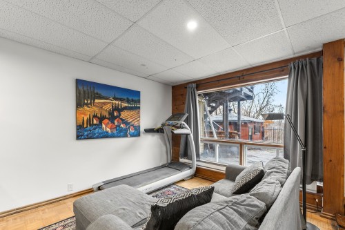 Salle familiale - 94 Rue St-Pierre, Rigaud, QC - Indoor