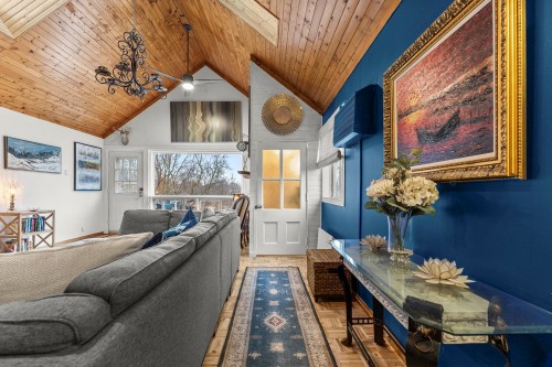Salle familiale - 94 Rue St-Pierre, Rigaud, QC - Indoor