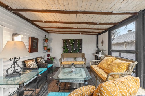 Solarium/Verrière - 94 Rue St-Pierre, Rigaud, QC - Indoor Photo Showing Living Room