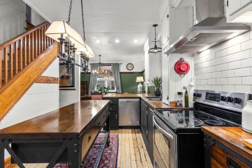 Cuisine - 94 Rue St-Pierre, Rigaud, QC - Indoor Photo Showing Kitchen With Double Sink