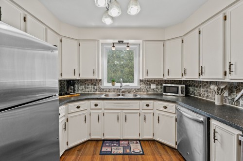 Cuisine - 1170 Ch. De La Rivière-Blanche, Saint-Jean-De-Matha, QC - Indoor Photo Showing Kitchen With Double Sink