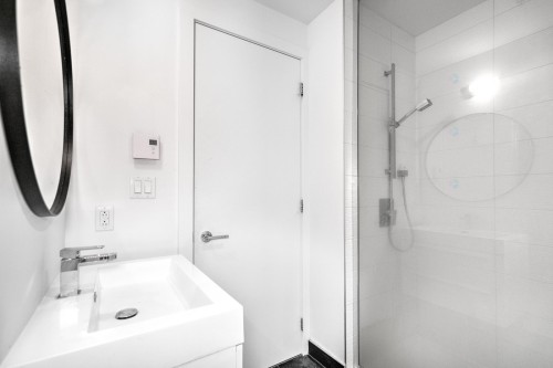 Bathroom - 2610-405 Rue De La Concorde, Montréal (Ville-Marie), QC - Indoor Photo Showing Bathroom