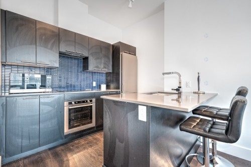 Kitchen - 2610-405 Rue De La Concorde, Montréal (Ville-Marie), QC - Indoor Photo Showing Kitchen With Upgraded Kitchen