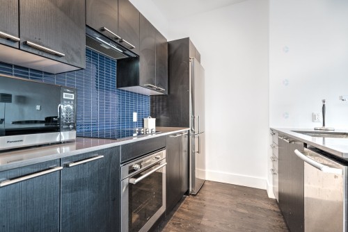 Kitchen - 2610-405 Rue De La Concorde, Montréal (Ville-Marie), QC - Indoor Photo Showing Kitchen With Upgraded Kitchen
