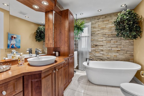 Salle de bains - 889 Rue Des Érables, Saint-Eustache, QC - Indoor Photo Showing Bathroom