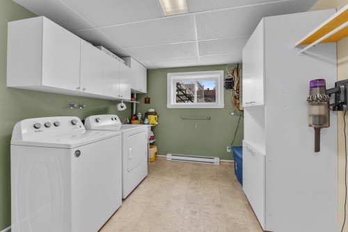 Salle de lavage - 889 Rue Des Érables, Saint-Eustache, QC - Indoor Photo Showing Laundry Room