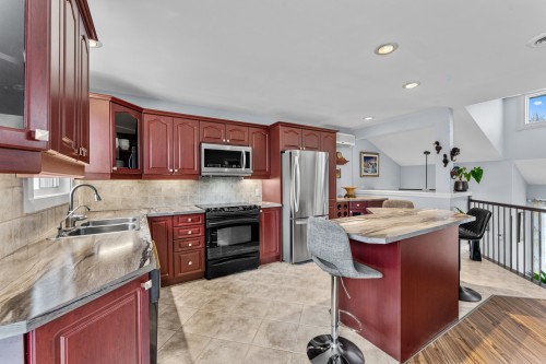 Cuisine - 889 Rue Des Érables, Saint-Eustache, QC - Indoor Photo Showing Kitchen With Double Sink With Upgraded Kitchen