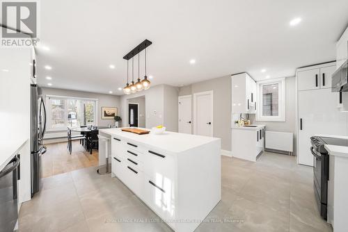 335 St Clair Avenue E, Toronto, ON - Indoor Photo Showing Kitchen With Upgraded Kitchen
