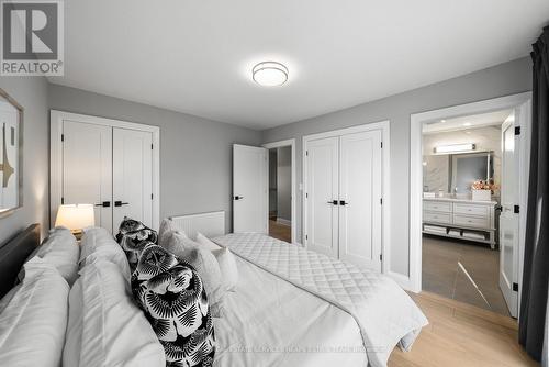 335 St Clair Avenue E, Toronto, ON - Indoor Photo Showing Bedroom
