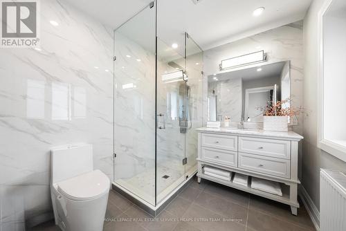335 St Clair Avenue E, Toronto, ON - Indoor Photo Showing Bathroom