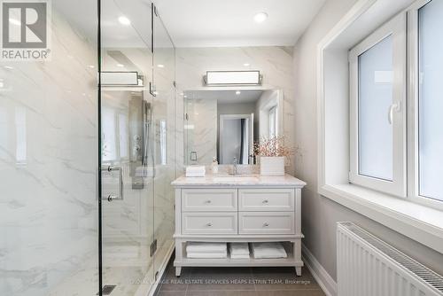 335 St Clair Avenue E, Toronto, ON - Indoor Photo Showing Bathroom
