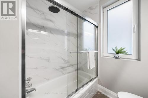 335 St Clair Avenue E, Toronto, ON - Indoor Photo Showing Bathroom