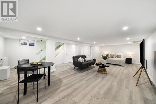 335 St Clair Avenue E, Toronto, ON - Indoor