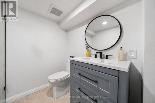 335 St Clair Avenue E, Toronto, ON - Indoor Photo Showing Bathroom