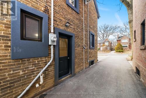 335 St Clair Avenue E, Toronto, ON - Outdoor
