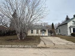 634 King Avenue Portage La Prairie, MB R1N 0W5