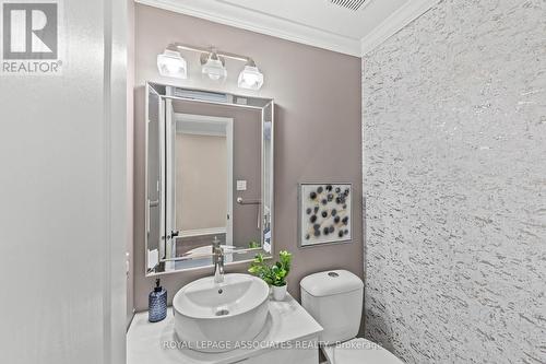 33 Hutton Crescent, Caledon, ON - Indoor Photo Showing Bathroom