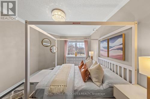 33 Hutton Crescent, Caledon, ON - Indoor Photo Showing Bedroom