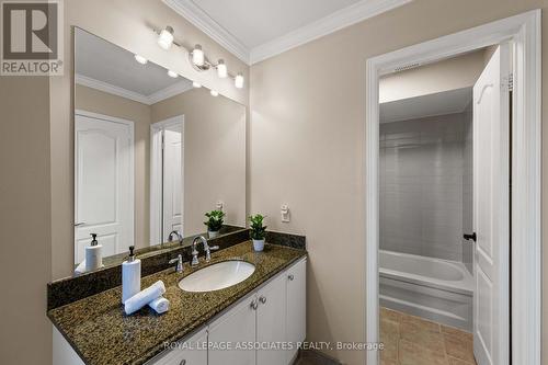 33 Hutton Crescent, Caledon, ON - Indoor Photo Showing Bathroom