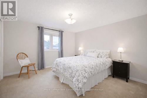 11 - 255 Summerfield Drive, Guelph (Pineridge/Westminster Woods), ON - Indoor Photo Showing Bedroom