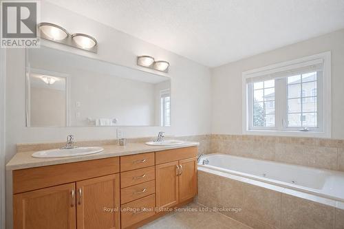 11 - 255 Summerfield Drive, Guelph (Pineridge/Westminster Woods), ON - Indoor Photo Showing Bathroom
