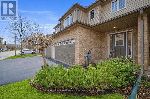 11 - 255 Summerfield Drive, Guelph (Pineridge/Westminster Woods), ON - Outdoor