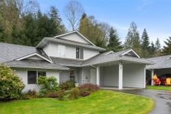 8-300 Grosskleg Way Lake Cowichan, BC V0R 2G0