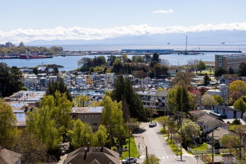 602-899 Esquimalt Rd  Esquimalt, BC V9A 3M5