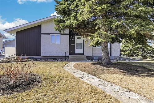 956 Kimberly AVE  Winnipeg, MB R2K 3S9