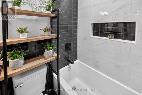 77 Balmoral Avenue, Welland (Lincoln/Crowland), ON - Indoor Photo Showing Bathroom