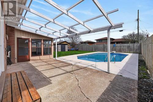 77 Balmoral Avenue, Welland (Lincoln/Crowland), ON - Outdoor With In Ground Pool