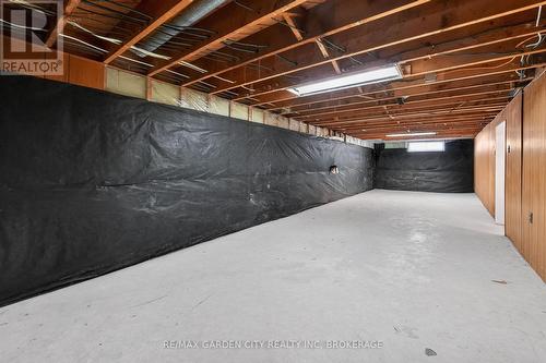 77 Balmoral Avenue, Welland (Lincoln/Crowland), ON - Indoor